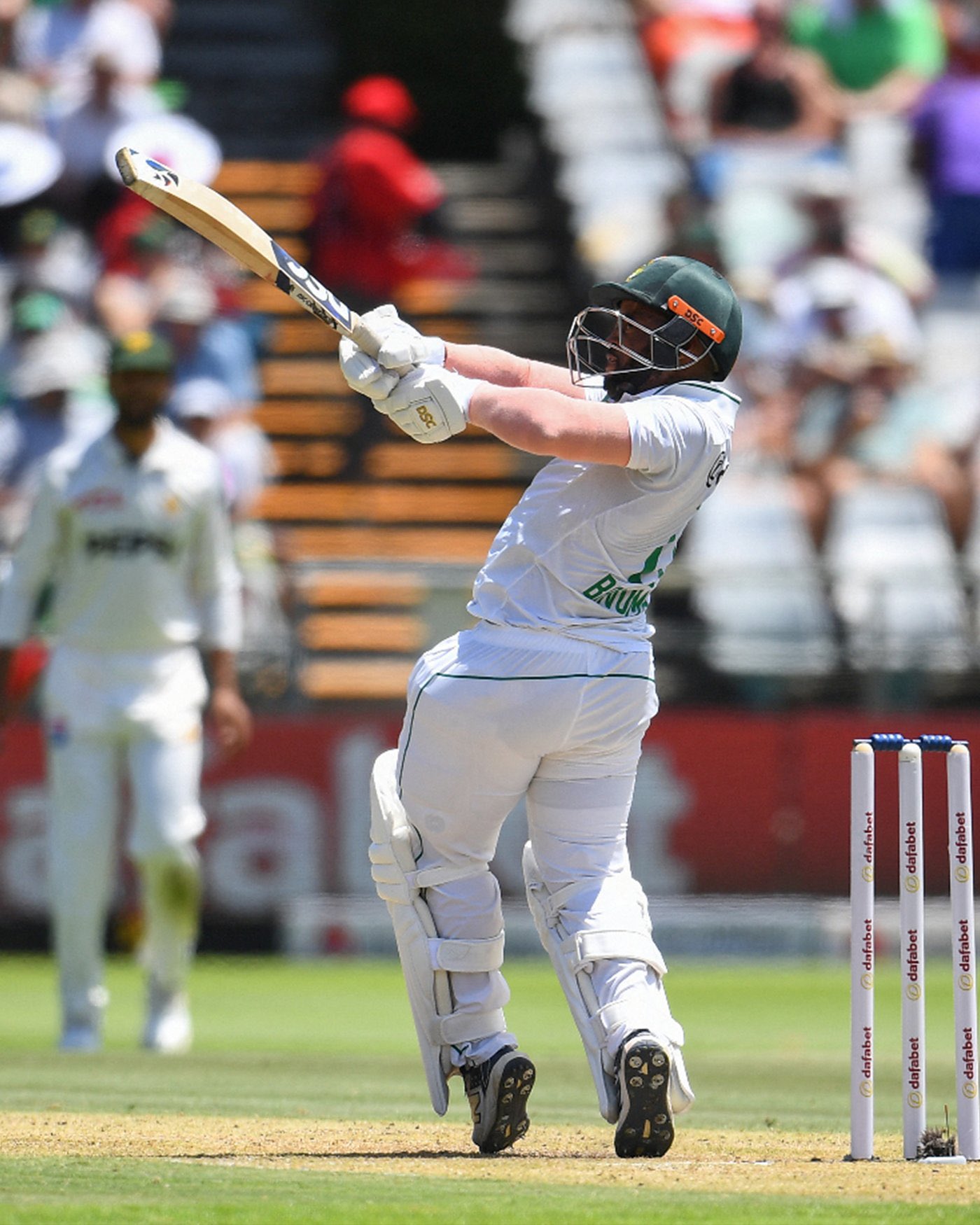 Watch: Temba Bavuma bring up his fourth Test century